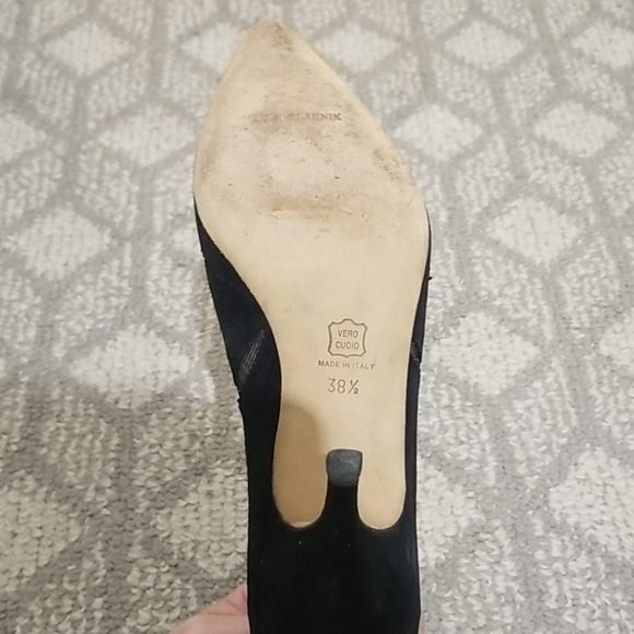 Manolo Blahnik black suede pumps sz 8.5 - Picture 6 of 8